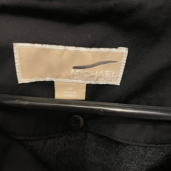 Michaels Kors Women’s black and gold trench coat with removable lining XS - Picture 3 of 7